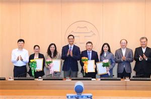 Văn phòng UBND Thành phố công bố các Quyết định về công tác cán bộ