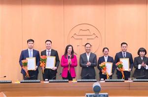 Văn phòng UBND Thành phố công bố các Quyết định về công tác cán bộ